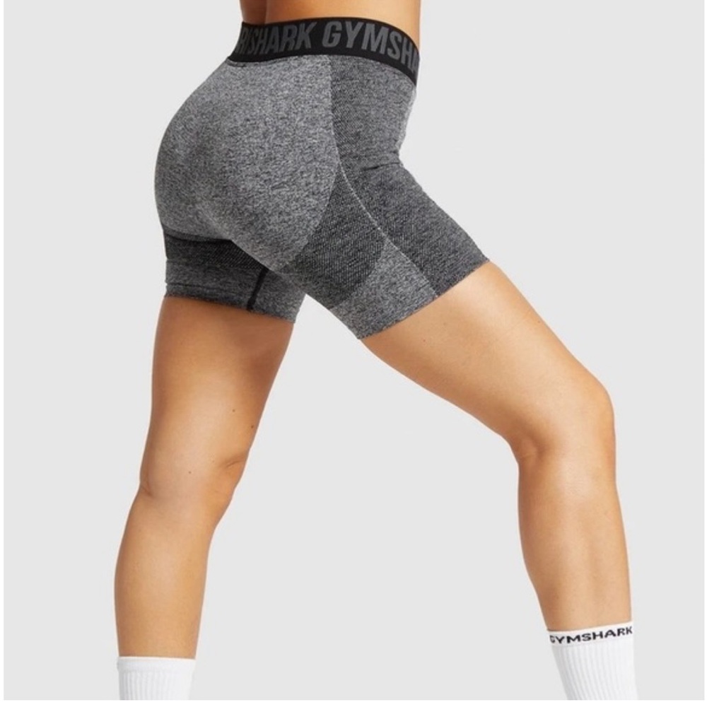 GYMSHARK gray flex shorts